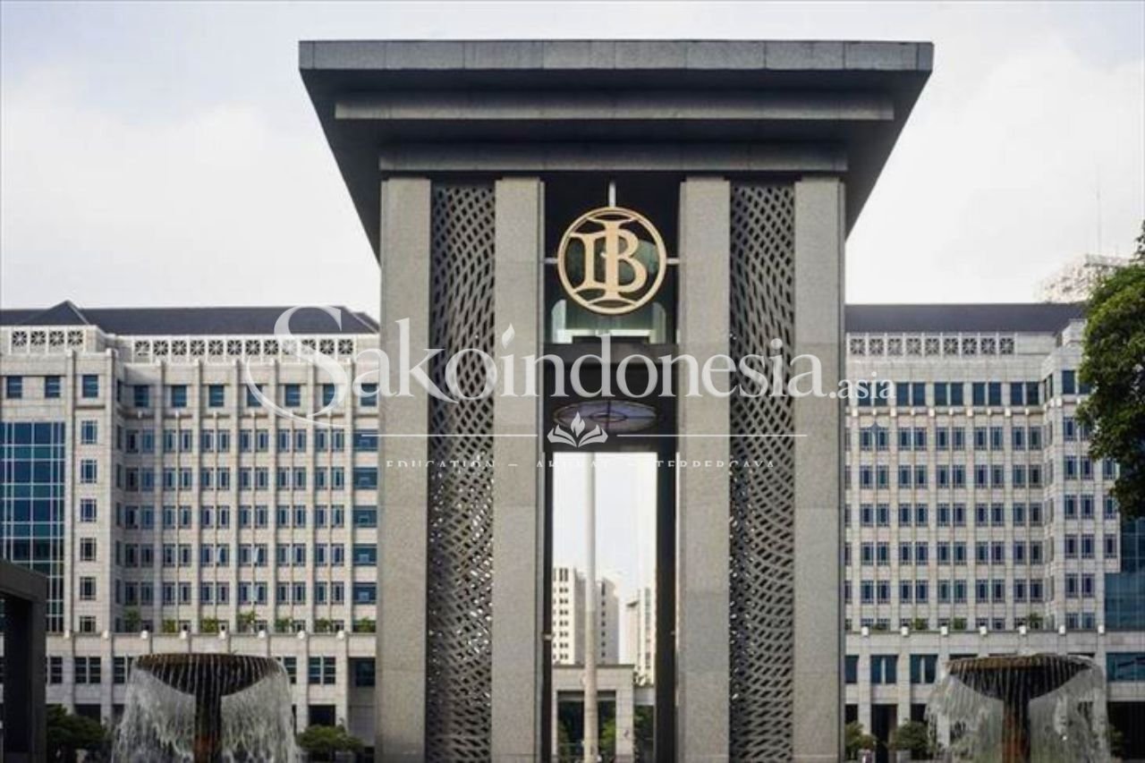 Gerbang utama dan gedung pusat Bank Indonesia Jakarta