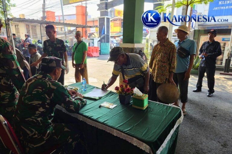 Layanan kesehatan gratis Koramil 02/Pondok Gede