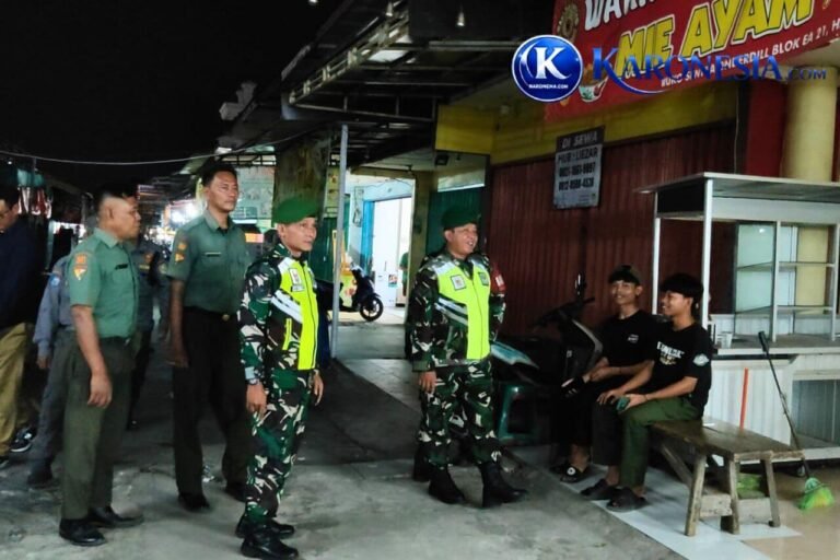 TNI Polri Satpol PP patroli malam di kawasan Kranji Bekasi