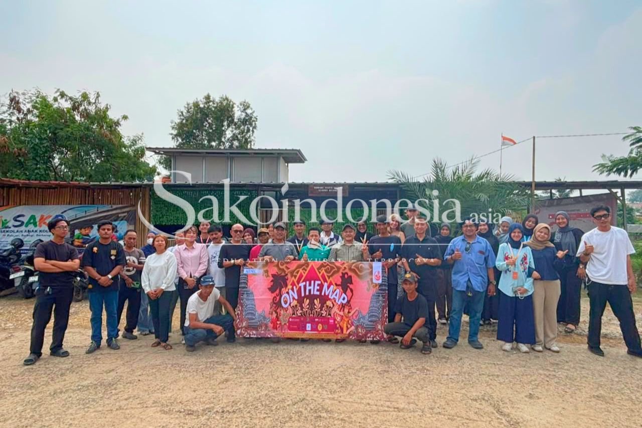 AIESEC UIN Jakarta bersama Kelompok Sadar Wisata (Pokdarwis) Satu Pam foto bersama usai menggelar pelatihan digital branding serta fotografi promosi.(caption:SakoIndonesia.asia)