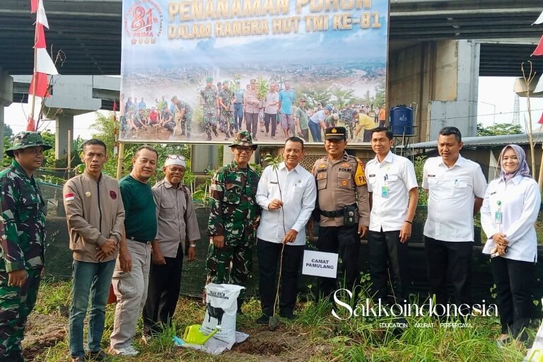 Penanaman pohon simbolis HUT TNI ke-81 bersama TNI Polri dan Camat Pamulang