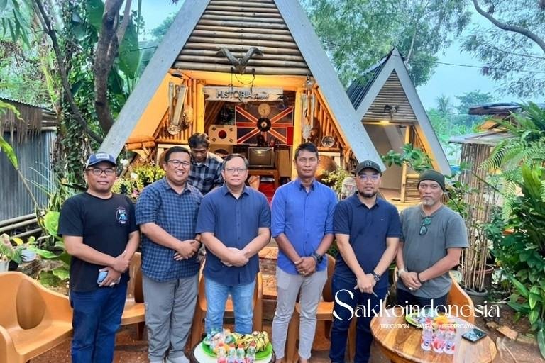 Pengurus dan peserta NGONSEP Historia Tangsel di Tambi Historia